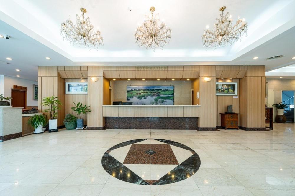 Core Hotel Чеджу Екстериор снимка